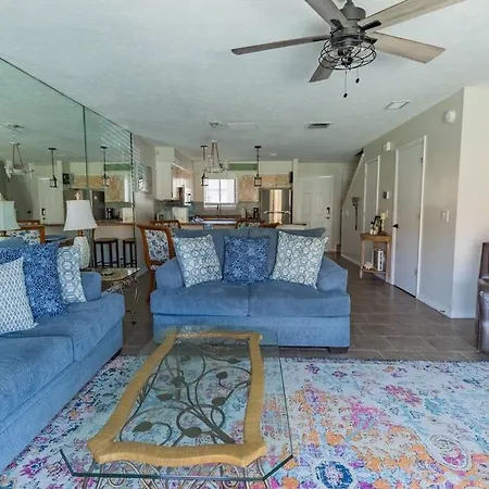 Spacious Family Hideaway On The Emerald Coast!